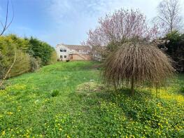 67, Camuset Close, Hakin, Milford Haven SA73 3NW