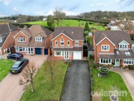 31, Moorcroft Close, Redditch B97 5WB