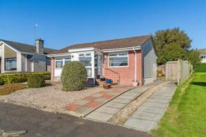 2, Collins Drive, Loans KA10 7HA