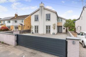 9 Chalfont, Black Barn Lane, Usk NP15 1BP