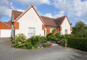 2, Down View Way, Clanfield, Waterlooville PO8 0FQ