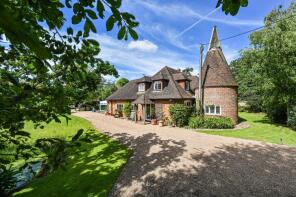 Little Standen Oast, Smarden Road, Ashford TN27 8JT