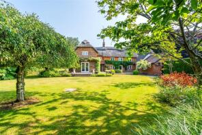 Hillview, Horseshoes To Gaunt's Common - Lane, Wimborne BH21 4JR
