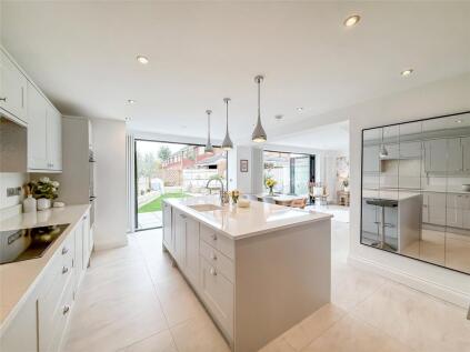 Chesterton Avenue, Harpenden, Hertfordshire, AL5