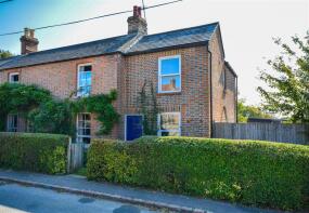 2, Victoria Villas, Denbigh Road, Hooe Common, Battle TN33 9EU