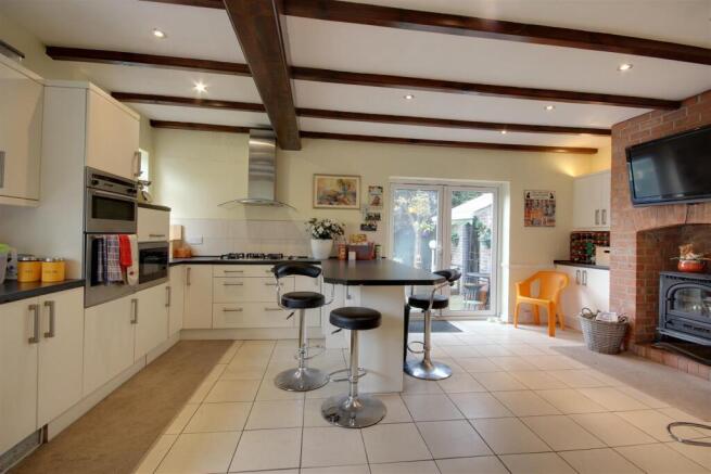 BREAKFAST KITCHEN