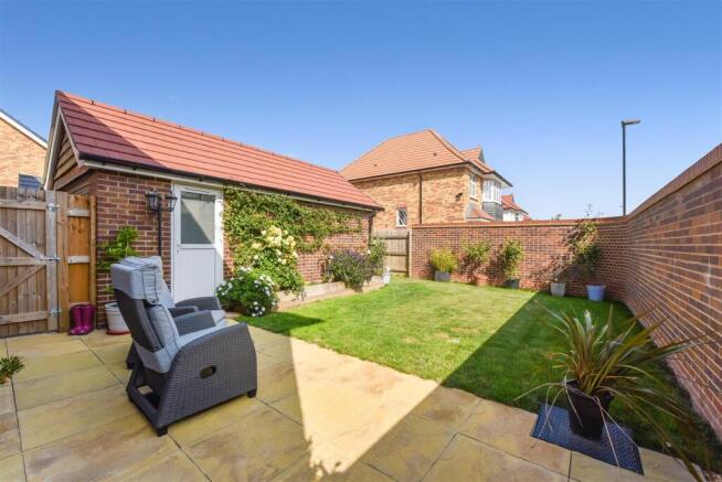 Rear Patio Garden