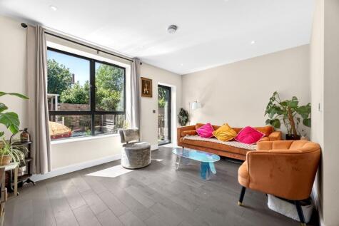 Harlow Gardens, Kingston Upon Thames, KT1