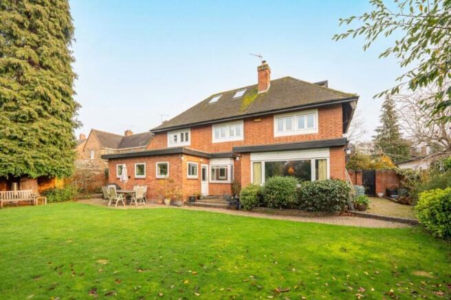 Garden To House