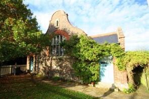 Chapel House, Kent Lane, Robertsbridge TN32 5HU
