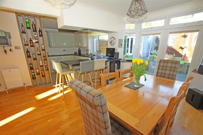 Dining area.jpg