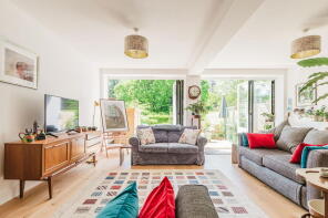 43, John Martin Gardens, Stonehouse GL10 3WB