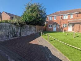 19, Moore Close, Newark NG23 5AU