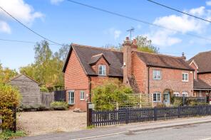 2, Baileys Cottages, Brooks Green Road, Horsham RH13 8GR