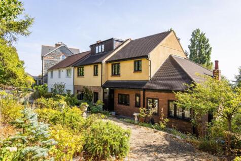 8 Church Place South, Penarth, CF64 1BA