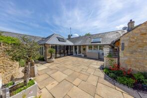 7 The Old Stables, Manor Farm Close, Chipping Norton OX7 6YX