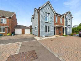 33, Mainsail Lane, Gloucester GL2 5GJ