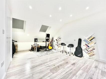 For Sale, Higham Hill Road, E17
