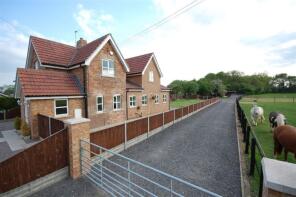 10 Crossing Cottage, Brickyard Lane, Farlesthorpe LN13 9PQ