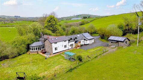 Llanddewi, Llandrindod Wells, Powys, LD1