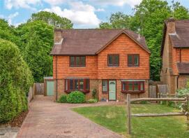 8, Oakland Drive, Robertsbridge TN32 5EX