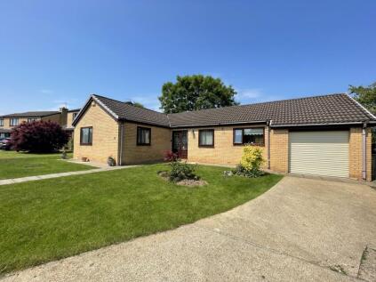 Lumley Drive, Oakerside, Peterlee, Durham, SR8 1NL