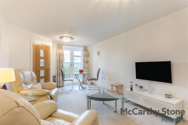8668966-interior01.jpg