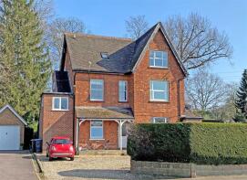 5, 45 Burnside, Mid Street, Redhill RH1 4JU