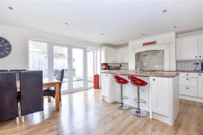 129, Hollow Way, Bradenstoke SN15 4EX