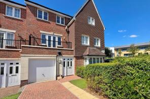 23, Allington Close, Farnham GU9 9EJ