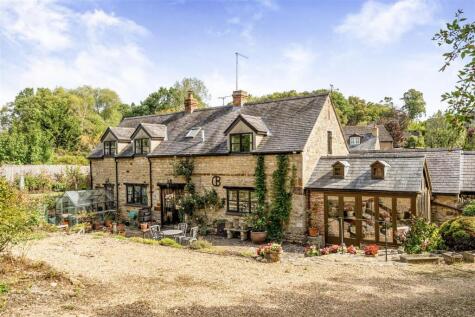 Kettle End, Lois Weedon, NN12
