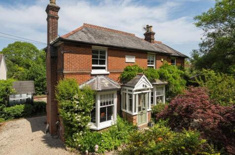 Distinguished Detached Edwardian Residence - East Malling
