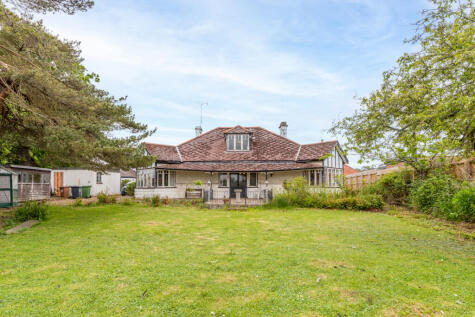 Waterside Nook, Brimbelow Road, Hoveton, Norwich, Norfolk NR12 8UJ