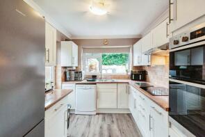 26, Larbreck Avenue, Preston PR4 3ZL