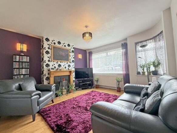 Kneele Gardens 21 - Living Room.jpg