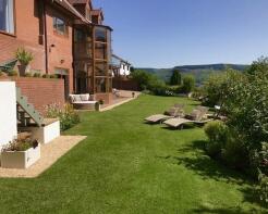 Shamrock House, Heol-y-gelli, Godreaman, Aberdare CF44 6LN