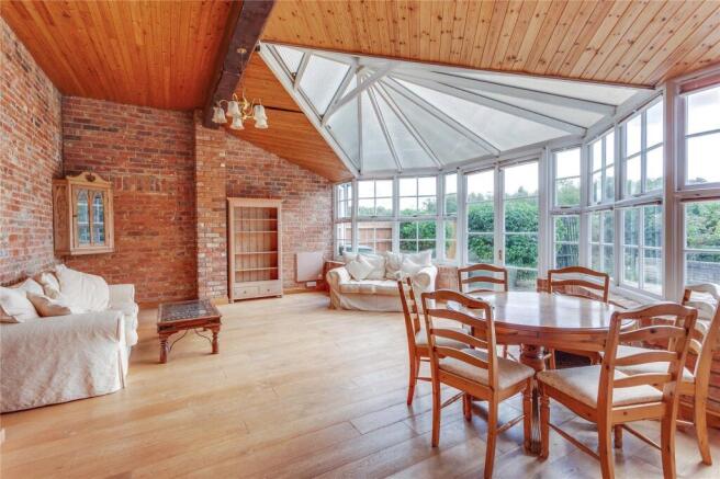 Sitting/Dining Room