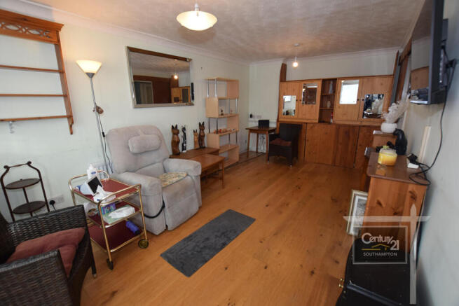 LOUNGE | PIC 2