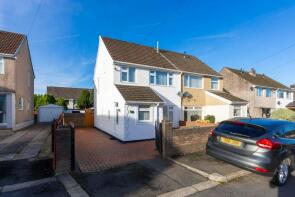 8, Ffos Close, Treharris CF46 6EL