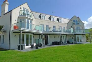 2, The White House, Access To The White House, Tregurrian, Newquay TR8 4AD