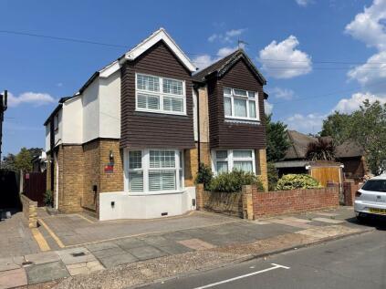 Chestnut Road, Ashford, TW15