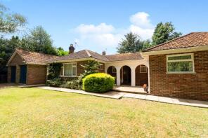 Farfield, Square Drive, Kingsley Green, Haslemere GU27 3LW