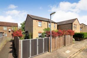 8, Chigwell Court, Cambridge CB5 8TY