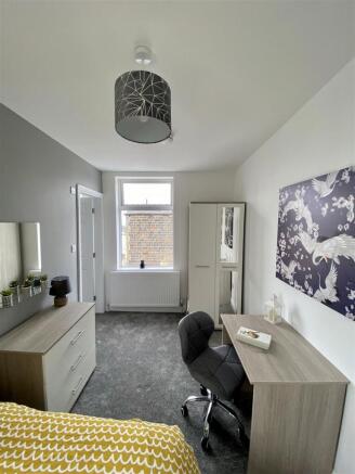 Bedroom 4 Ensuite