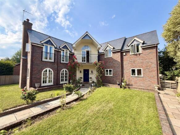 19 Baytree Close-10.jpg