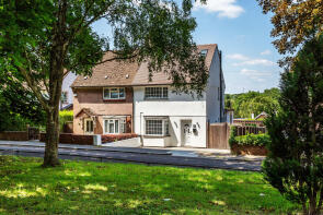 16, Saddlers Park, Dartford DA4 0HA