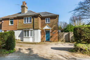 2, Woodside Cottages, Chart Lane, Westerham TN16 1LZ