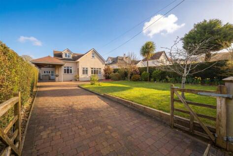 A Fine Home On Dark Lane, Backwell