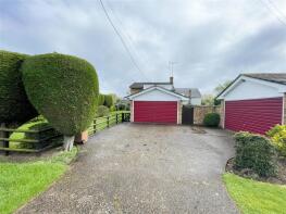 Crofters, Lodge Road, Bicknacre, Chelmsford CM3 4HL