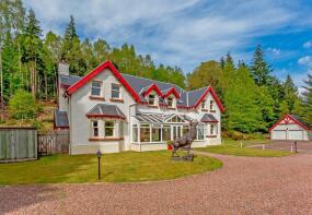 Glen Albyn Lodge, A82t A87t Junction - Ardachy Road Junction, Invergarry PH35 4HL